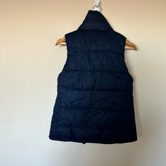 NWOT! Old Navy Women’s Puffer Zip Up Vest in Navy Blue - Size Small - Picture 5 of 7